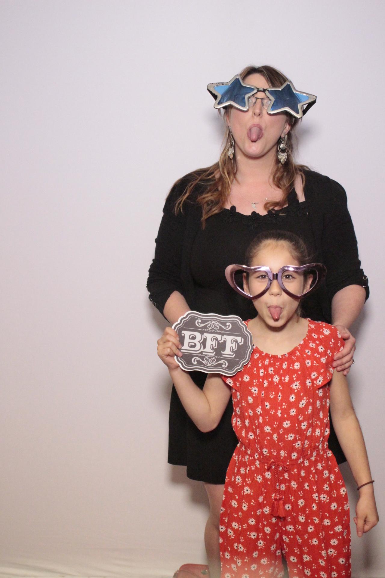 Danielle’s 40th birthday | View more photos from the event at gallery.myphotoboothexperience.co.uk/u/MyPhotoBoothExperienceLtd/Danielle’s-40th-birthday